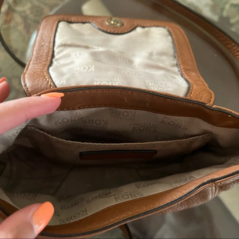 Michael Kors Cross Body Bag ($15 Bundle) - Picture 6 of 6